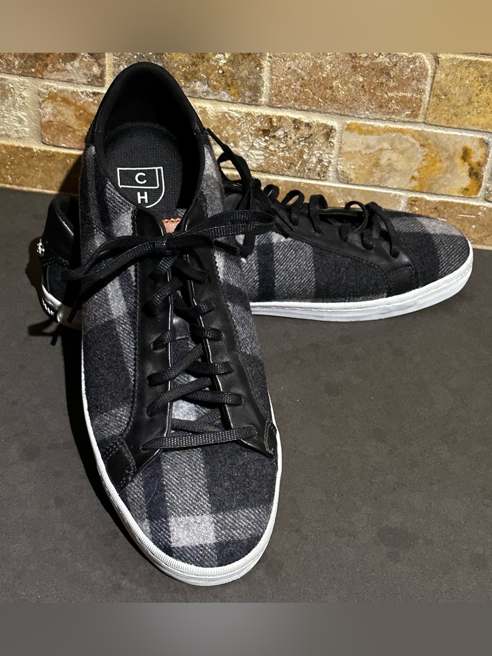 Cole Haan Margo Plaid Low-Top Sneakers in Black and Gray Flannel Sz 10